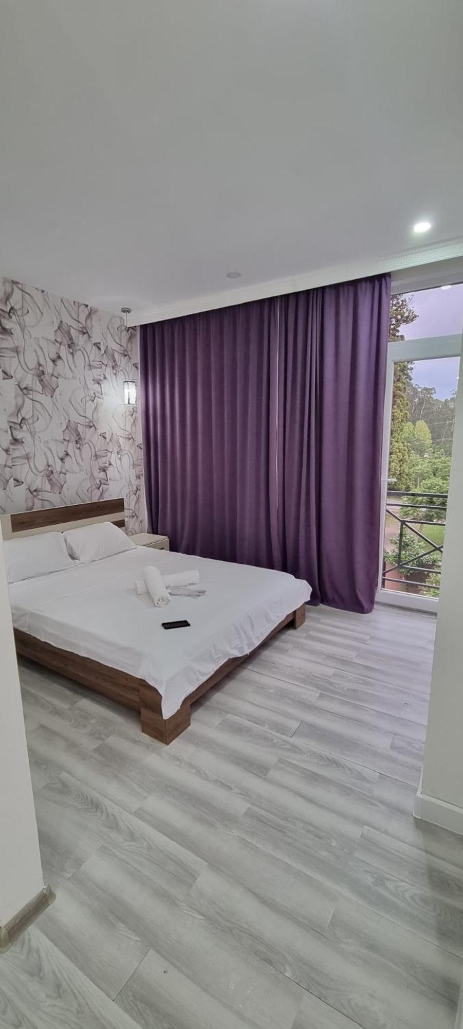 Wonderland Hotel Chakvi Phòng bức ảnh